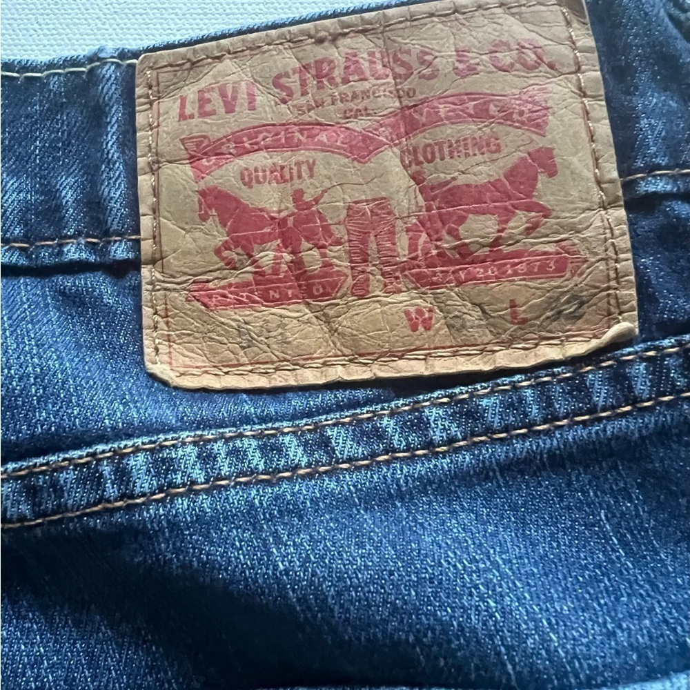 EUC Levi’s Men’s Shorts 541 Size 32x10" Inseam - Picture 4 of 8